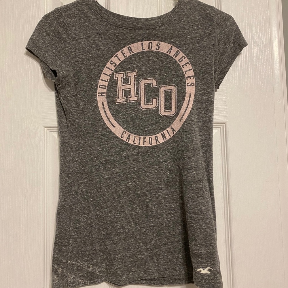 hollister graphic t-shirt
